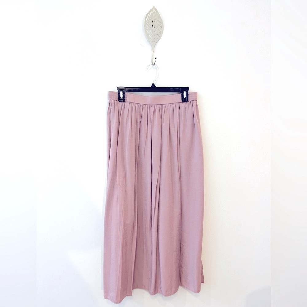 🩷UniQlo Pink Maxi Skirt